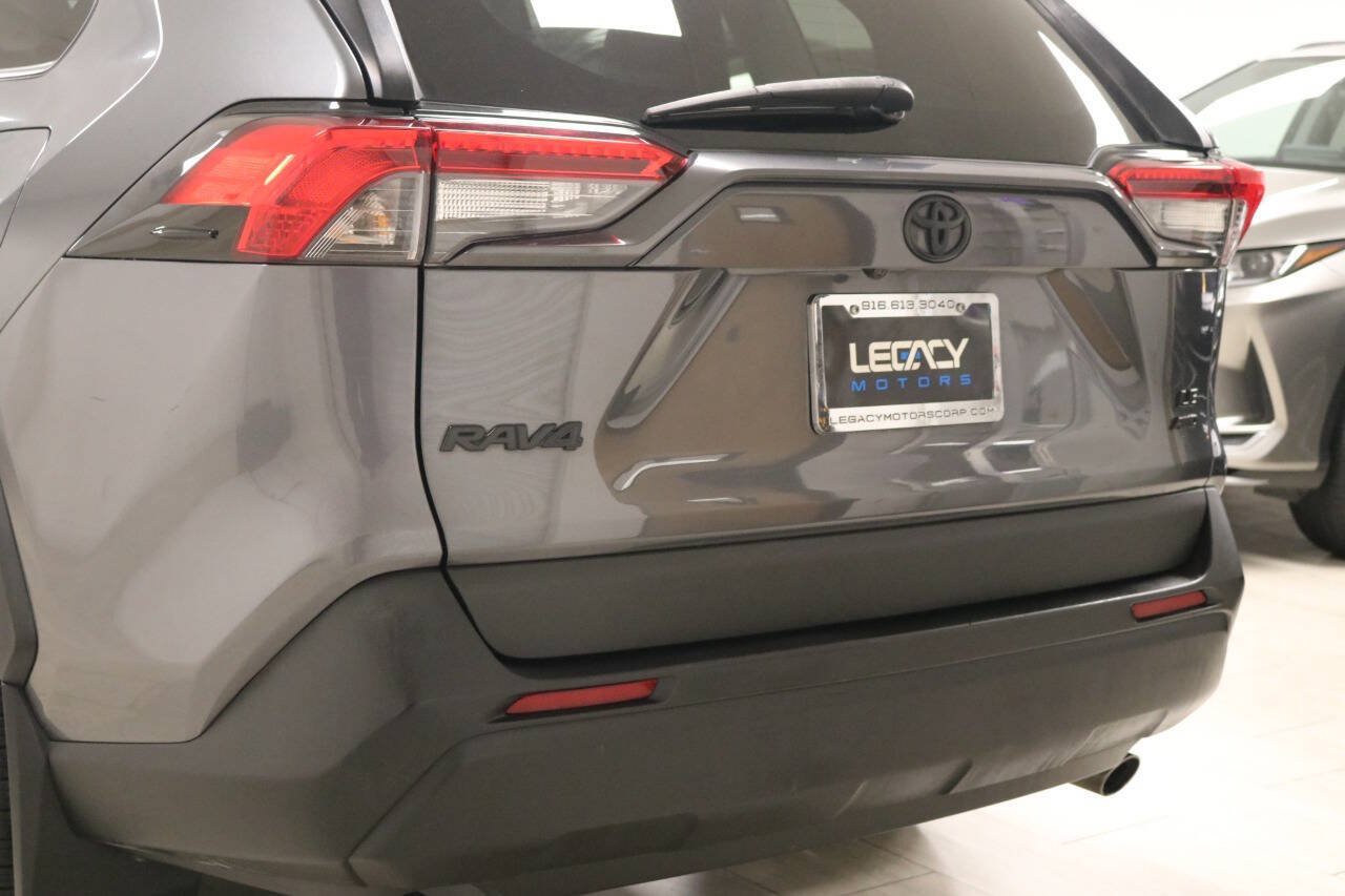 Used 2020 Toyota RAV4 LE w/ Carpet Mat Package AWD/4WD image 89