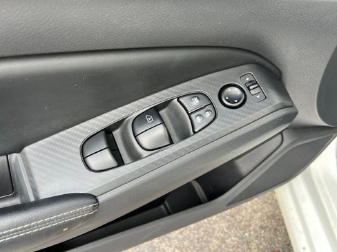 Used 2025 Nissan Altima 2.5 SV image 18