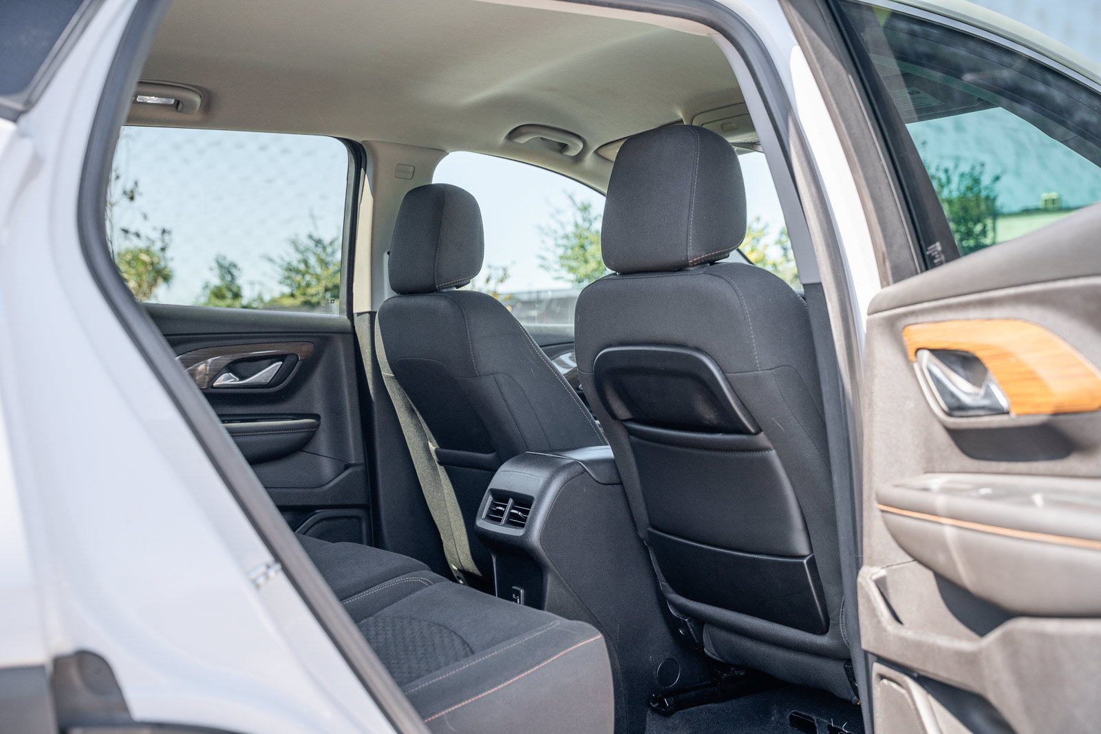 Used 2019 GMC Terrain SLE w/ Driver Convenience Package AWD/4WD image 16