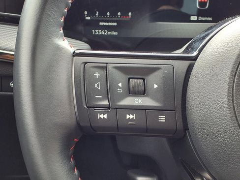 Used 2025 Nissan Kicks SR AWD/4WD image 14