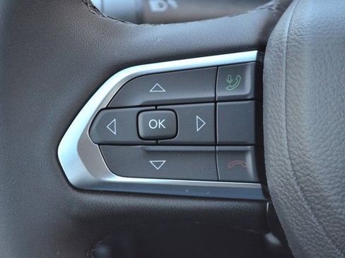 New 2026 Jeep Compass Latitude image 17