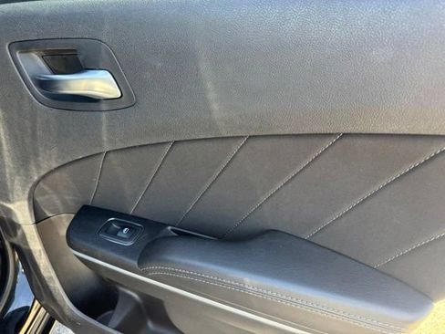 Used 2022 Dodge Charger SXT RWD image 21