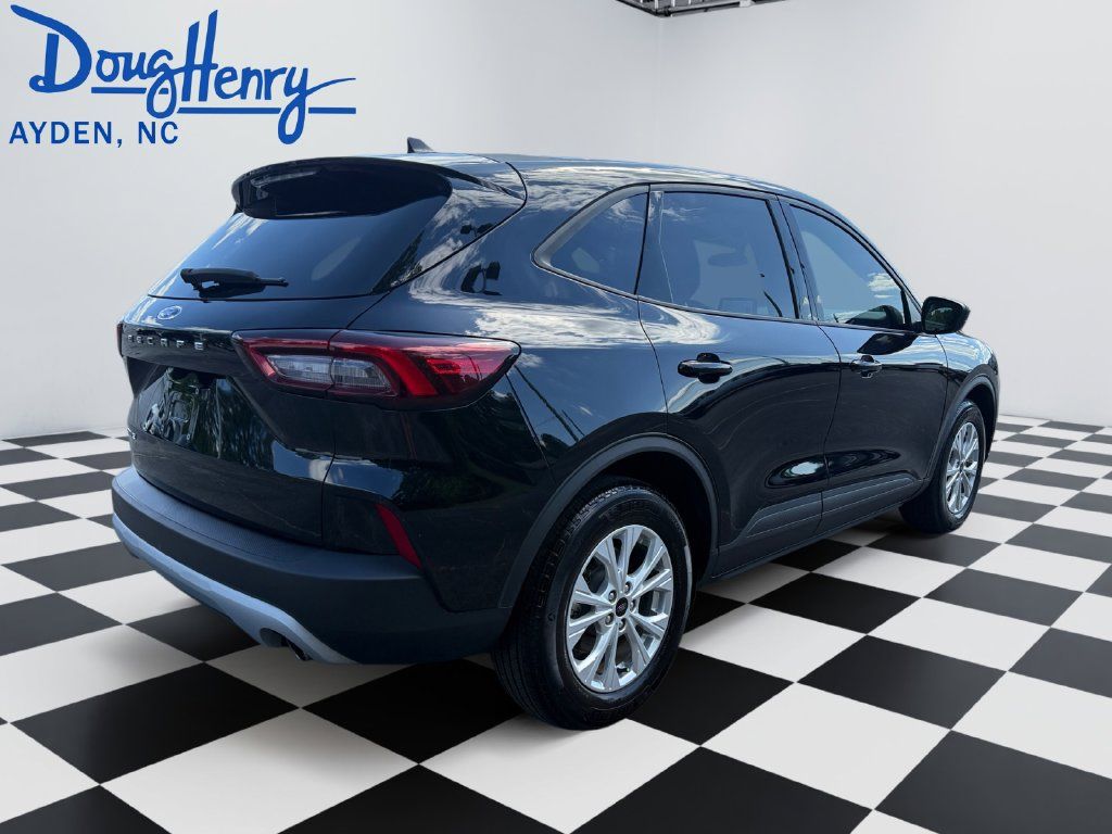 Used 2025 Ford Escape Active FWD image 5