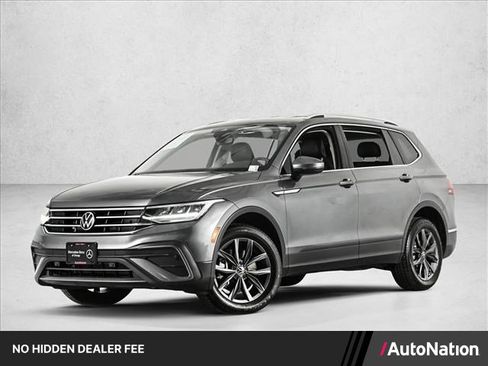 Used 2023 Volkswagen Tiguan SE AWD/4WD image 1