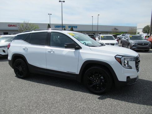 Used 2023 GMC Terrain SLT w/ Elevation Edition image 2