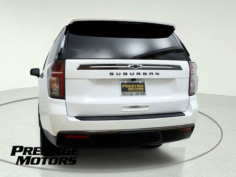 Used 2022 Chevrolet Suburban Z71 w/ Luxury Package AWD/4WD image 6