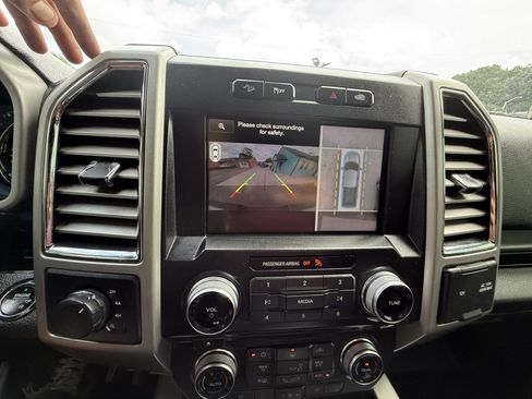 Used 2015 Ford F150 Lariat w/ Equipment Group 502A Luxury image 29