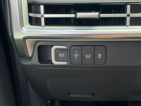 Used 2024 Hyundai Santa Fe SEL FWD image 16
