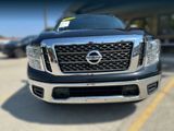 Used 2018 Nissan Titan SV w/ SV Convenience Package image 2