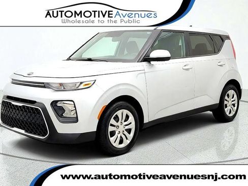 Used 2021 Kia Soul LX FWD image 1