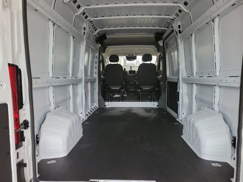 Used 2024 RAM ProMaster 2500 image 5