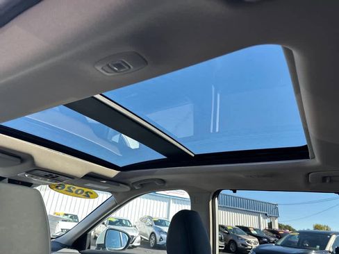 Used 2026 Nissan Rogue SV w/ SV Premium Package image 13