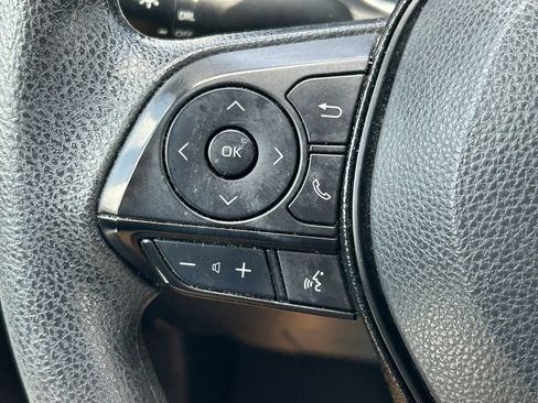 Used 2021 Toyota RAV4 LE FWD image 31