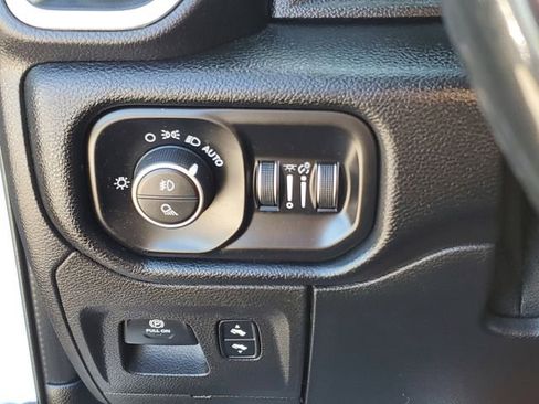 Used 2019 RAM 1500 Big Horn AWD/4WD image 23