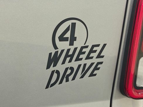 Used 2021 Jeep Gladiator Willys image 51