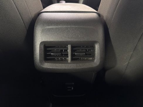 Used 2024 Chevrolet Equinox LT image 26