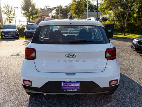Used 2021 Hyundai Venue SEL image 5