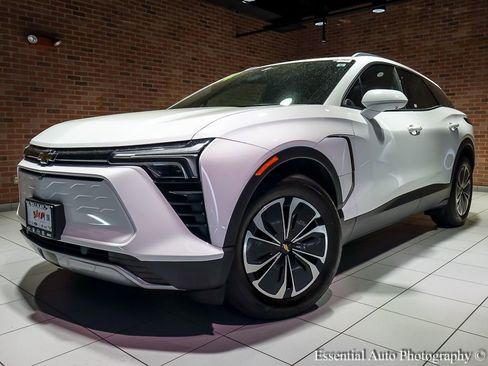 Used 2024 Chevrolet Blazer EV LT AWD/4WD image 2