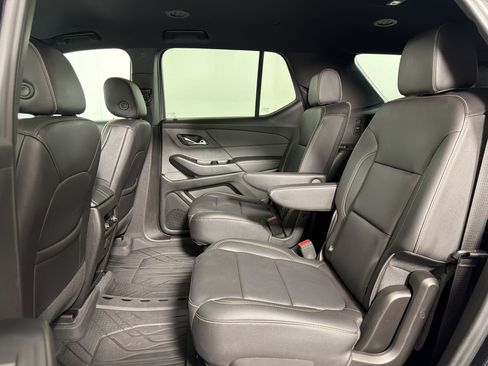 Used 2023 Chevrolet Traverse LT w/ LPO, Floor Liner Package FWD image 25