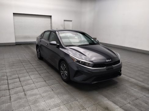 Used 2024 Kia Forte LXS w/ LXS Technology Package FWD image 13