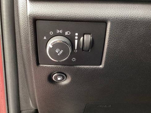 Used 2020 Jeep Grand Cherokee Altitude image 30