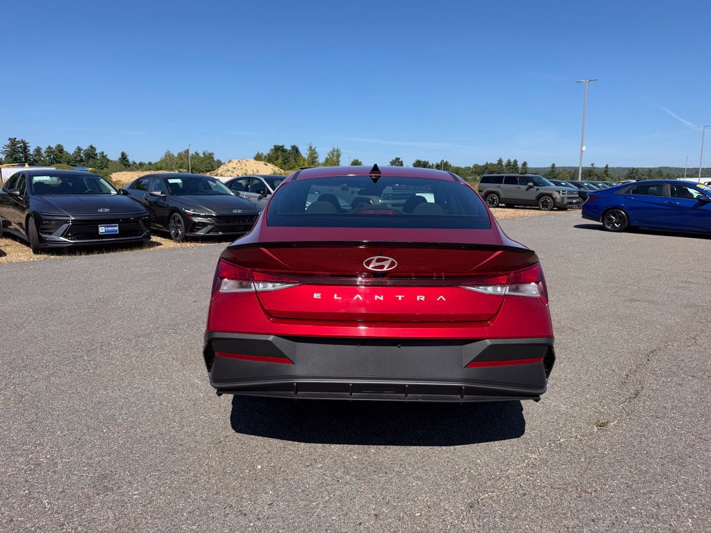 Certified 2025 Hyundai Elantra Sport FWD image 22