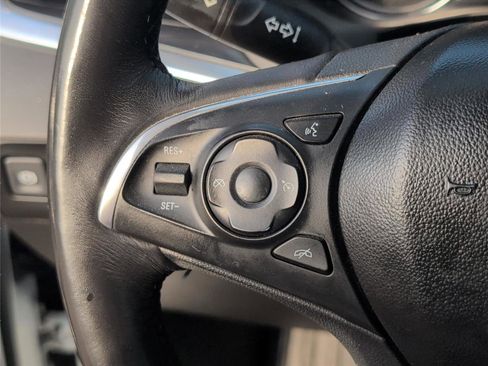 Used 2020 Buick Enclave Essence image 27