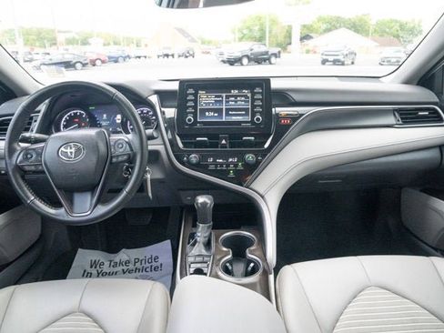 Used 2023 Toyota Camry SE image 29