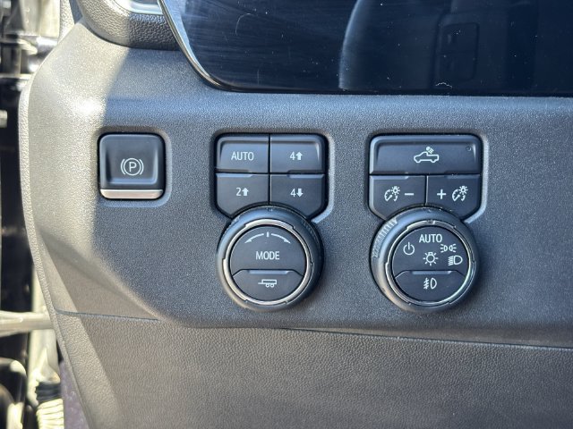 Used 2023 Chevrolet Silverado 1500 RST w/ Z71 Off-Road Package AWD/4WD image 32