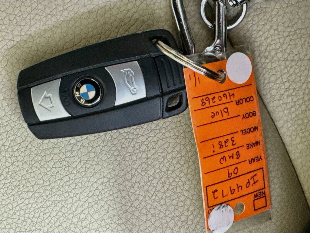 Used 2009 BMW 328i Convertible RWD image 38