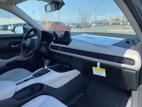New 2026 Honda HR-V LX image 21