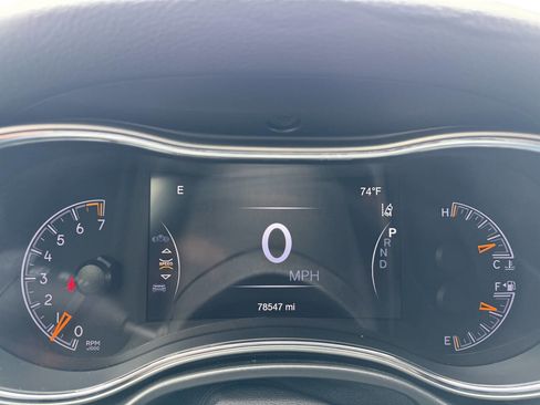 Used 2021 Jeep Grand Cherokee Laredo X image 16