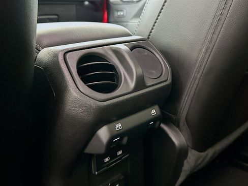 Used 2023 Jeep Wrangler Sahara image 26