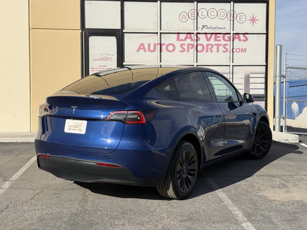 Used 2024 Tesla Model Y Long Range AWD/4WD image 7