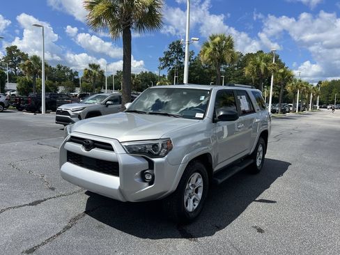 Used 2021 Toyota 4Runner SR5 RWD image 5