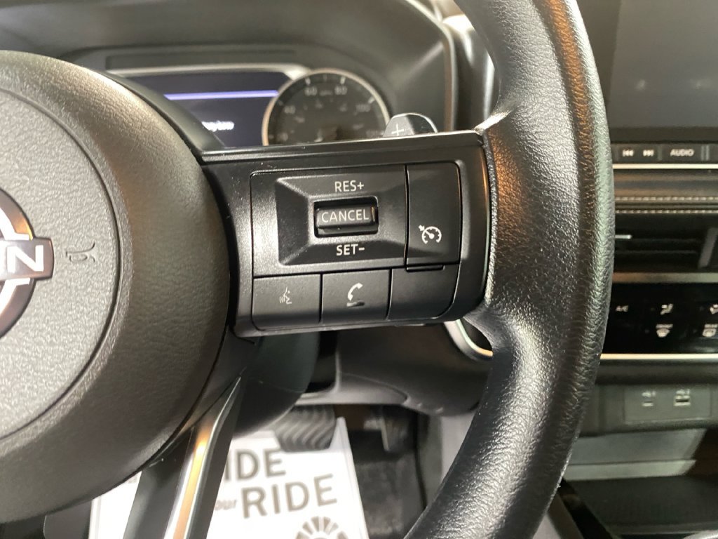 Used 2023 Nissan Rogue S AWD/4WD image 21