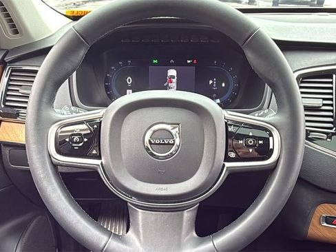 Certified 2023 Volvo XC90 B6 Plus image 9