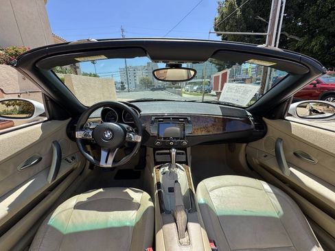 Used 2006 BMW Z4 3.0i RWD image 11