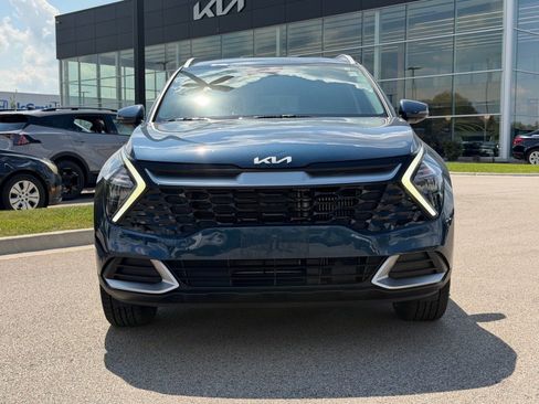 Used 2023 Kia Sportage EX AWD/4WD image 2