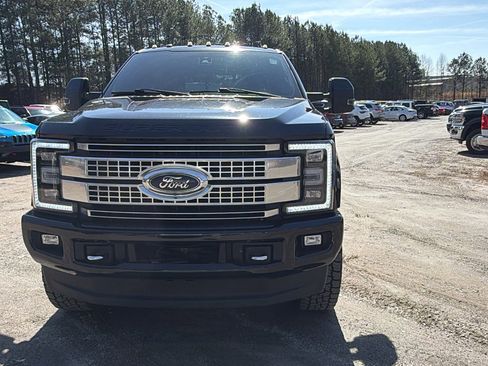Used 2017 Ford F250 Platinum w/ Platinum Ultimate Package image 3