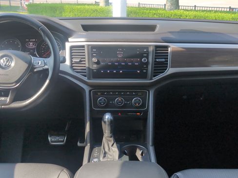 Used 2019 Volkswagen Atlas SE w/ Panoramic Sunroof Package FWD image 29