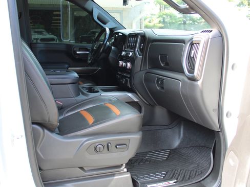 Used 2020 GMC Sierra 1500 AT4 w/ AT4 Premium Package AWD/4WD image 8