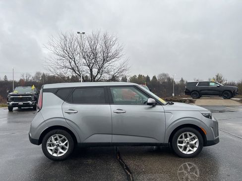 Used 2023 Kia Soul LX w/ Option Group 015 image 3