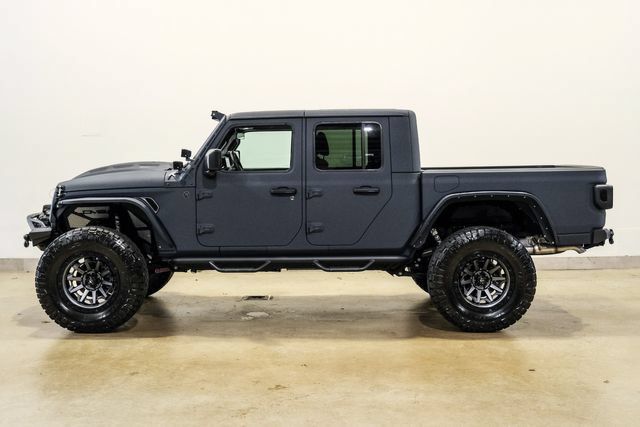 Used 2025 Jeep Gladiator Sport AWD/4WD image 8