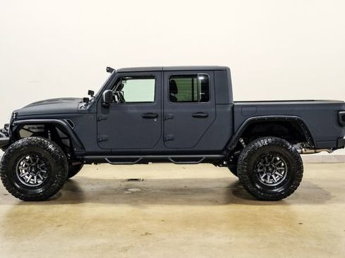 Used 2025 Jeep Gladiator Sport AWD/4WD image 8
