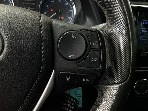 Used 2018 Toyota Corolla L image 27