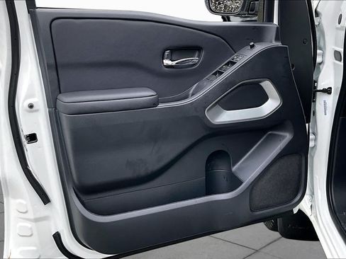 New 2026 Nissan Frontier SV RWD image 10