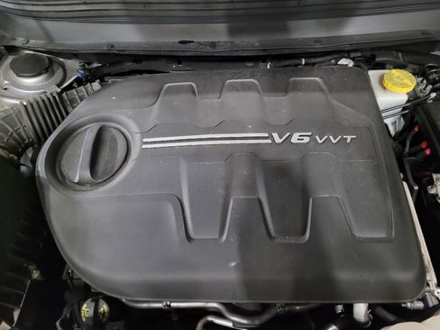 Used 2019 Jeep Cherokee Limited image 30