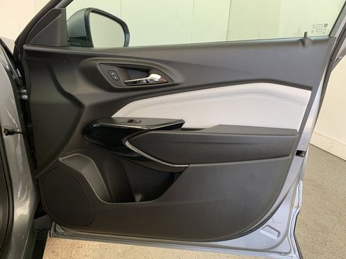 New 2026 Chevrolet Trax LT image 31