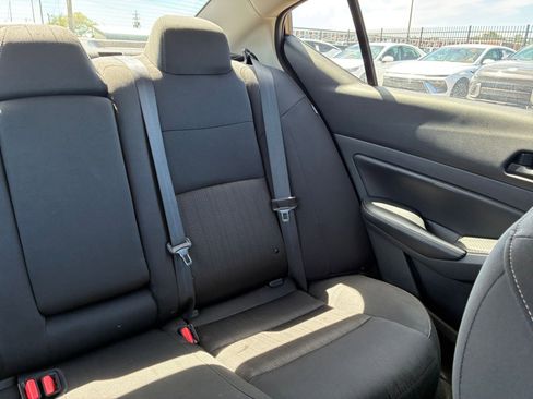 Used 2025 Nissan Altima 2.5 SV FWD image 30